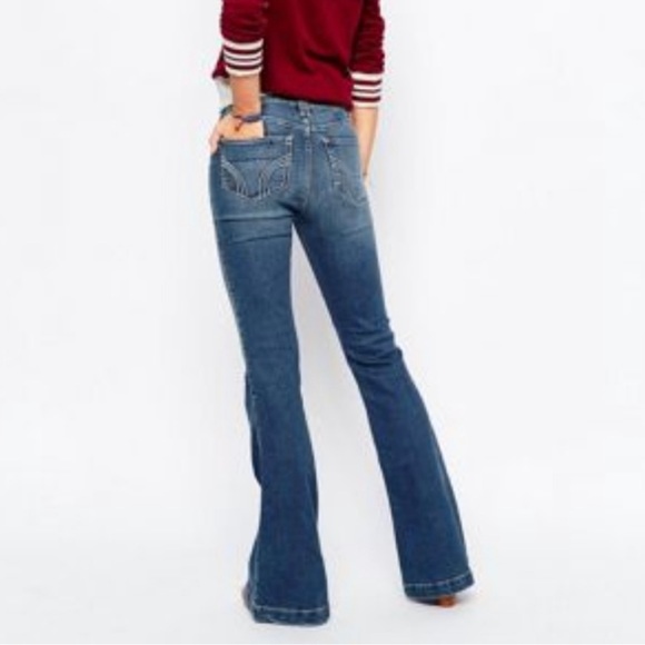 Hollister Flare Leg Denim - Picture 3 of 5